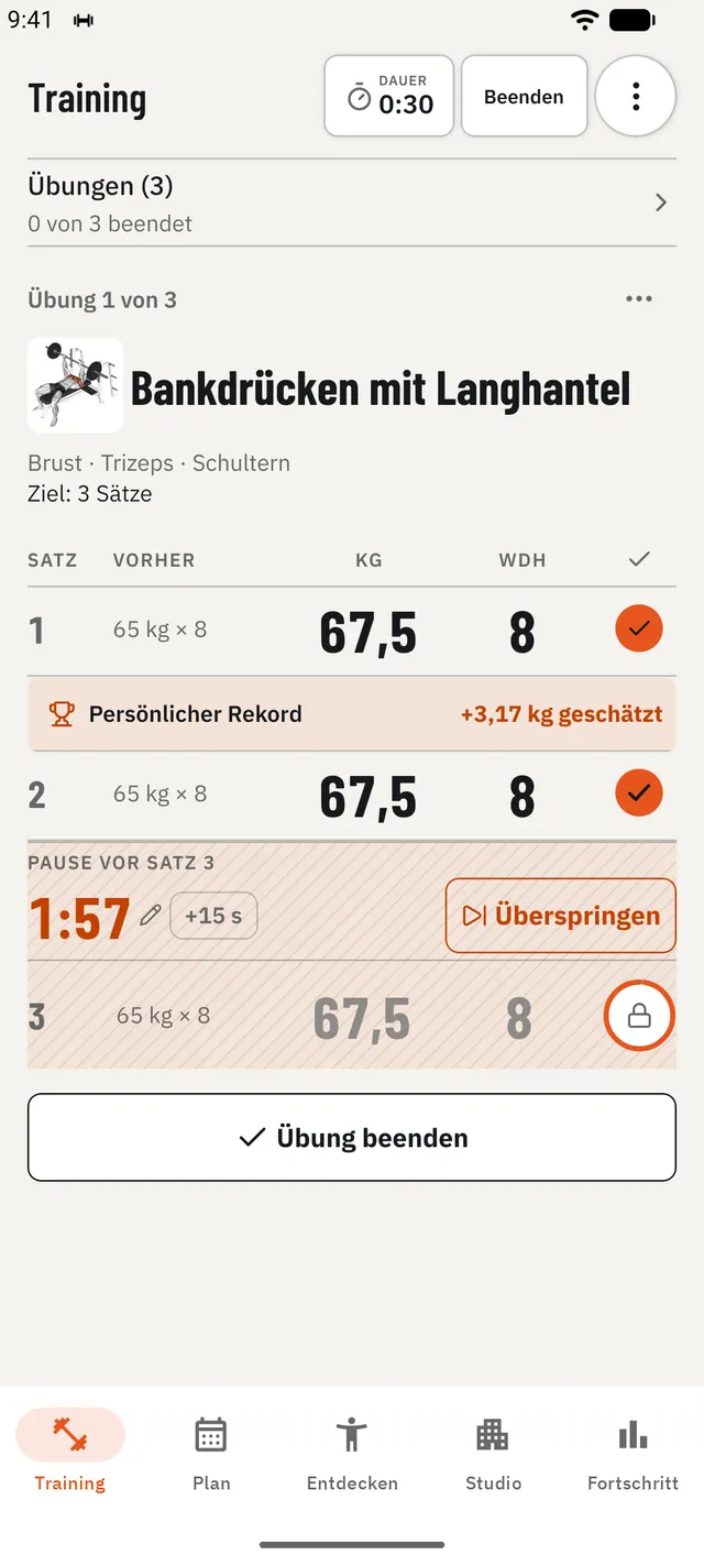 Trainings erfassen: Sätze, Wiederholungen, Gewicht und ein Pausentimer, mit deiner letzten Einheit griffbereit.